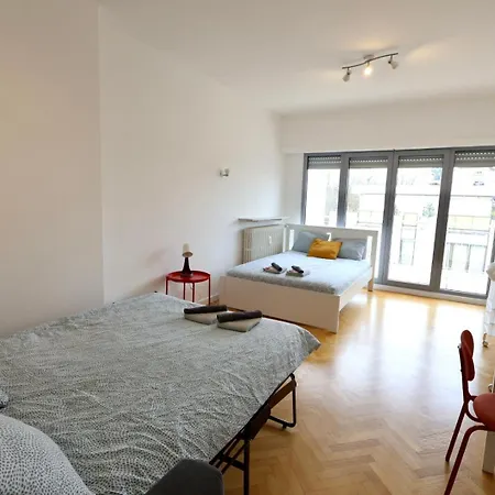 Aparthotel Center *